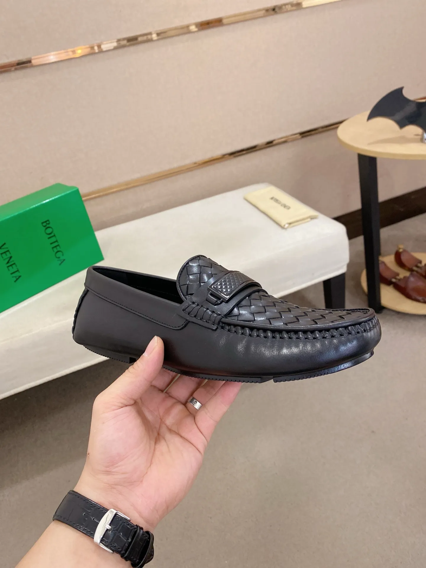 Men's shoes 💰 400💰 (Niu Li + Niu Pad) [BV] latest hot style‼ ️Casual men's shoes, uppers imported first-layer cowhide ➕Full imported cowhide lining✔️Exquisite workmanship, excellent foot feel, special rubber soles✔️, cool and fashionable, the latest fashion, fashionable outsole, hurry up. Code number: 38-44 (can be customized to 37.45, non-refundable)